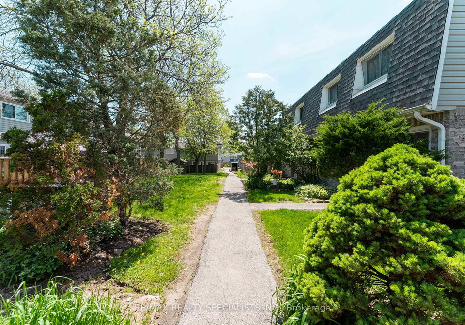 2050-upper-middle-road-burlington-ontario-w13151138