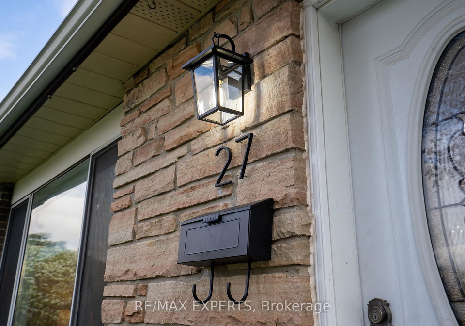 27-fallingdale-crescent-brampton-ontario-w13151276