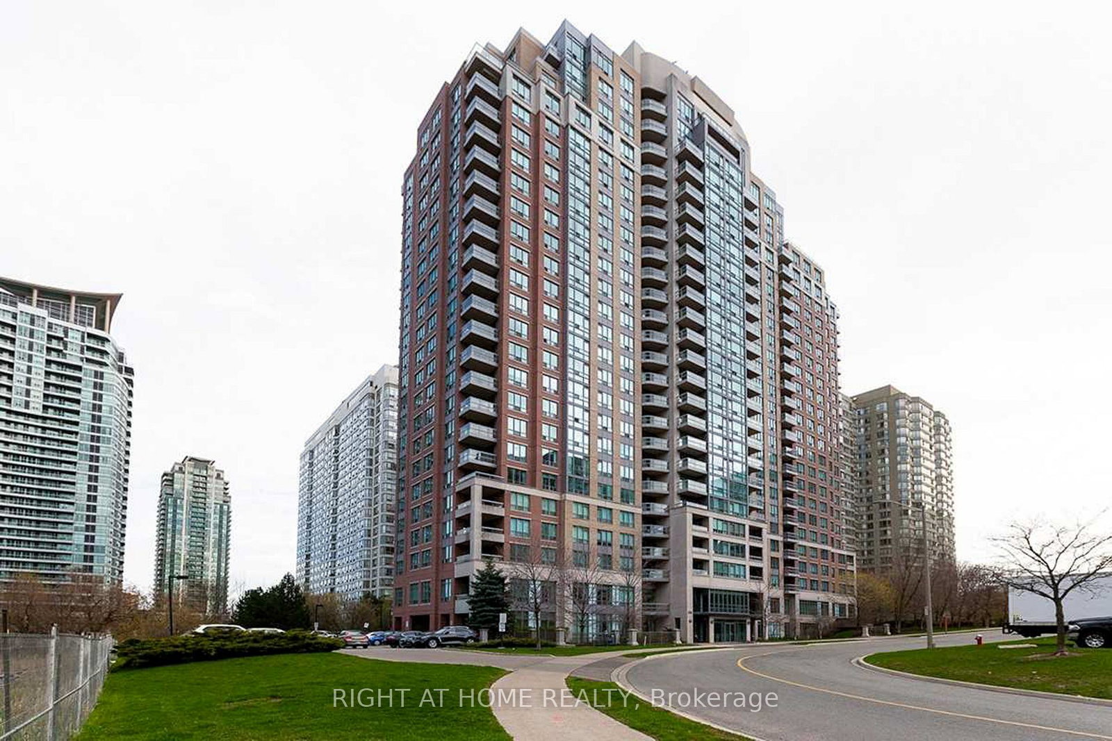 156-enfield-place-mississauga-ontario-w13152364