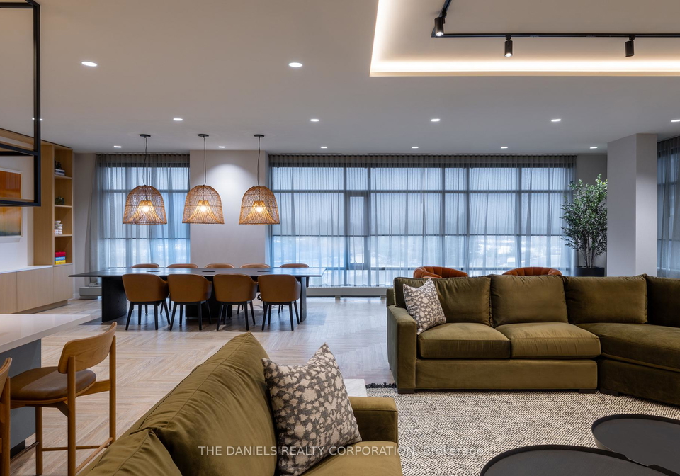 2495-eglinton-avenue-w-mississauga-ontario-w13152382