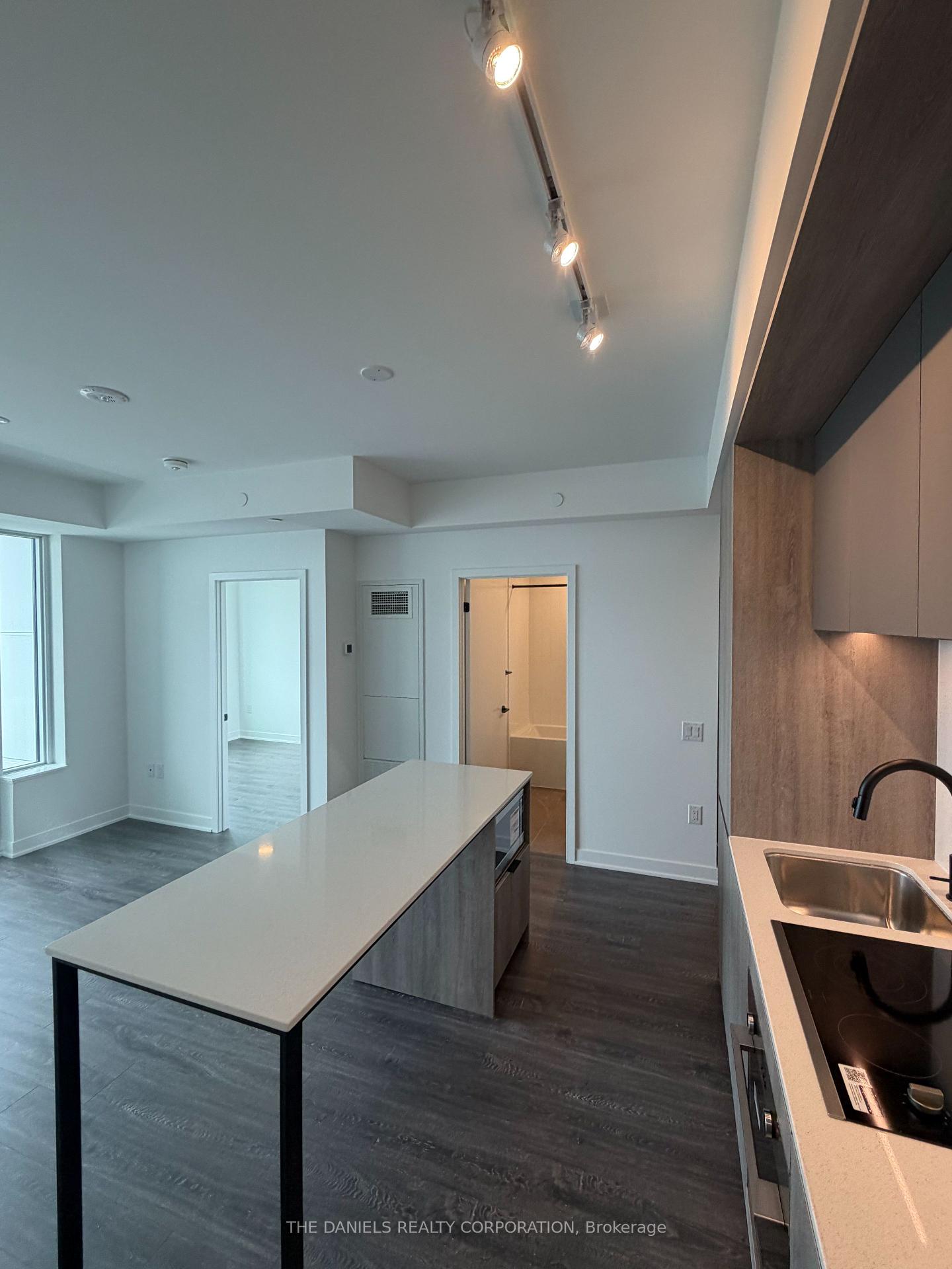 2495-eglinton-avenue-w-mississauga-ontario-w13152438
