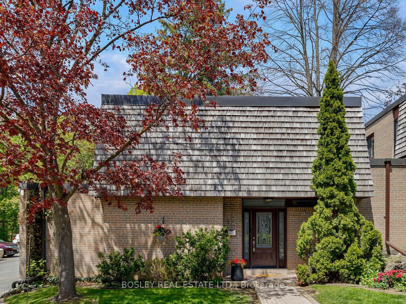 12-redstone-path-etobicoke-ontario-w13152490
