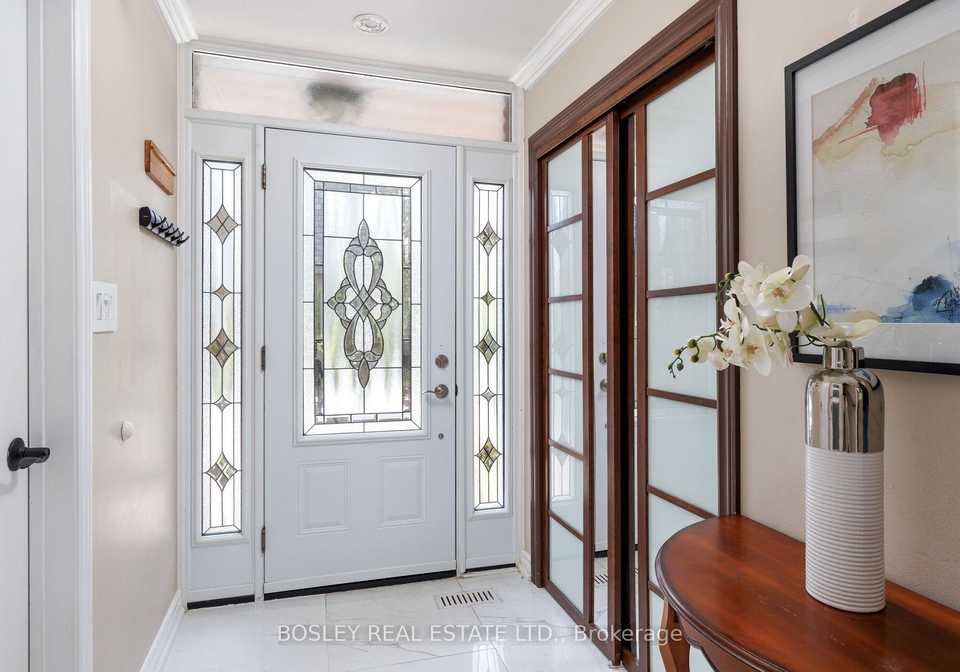 12-redstone-path-etobicoke-ontario-w13152490