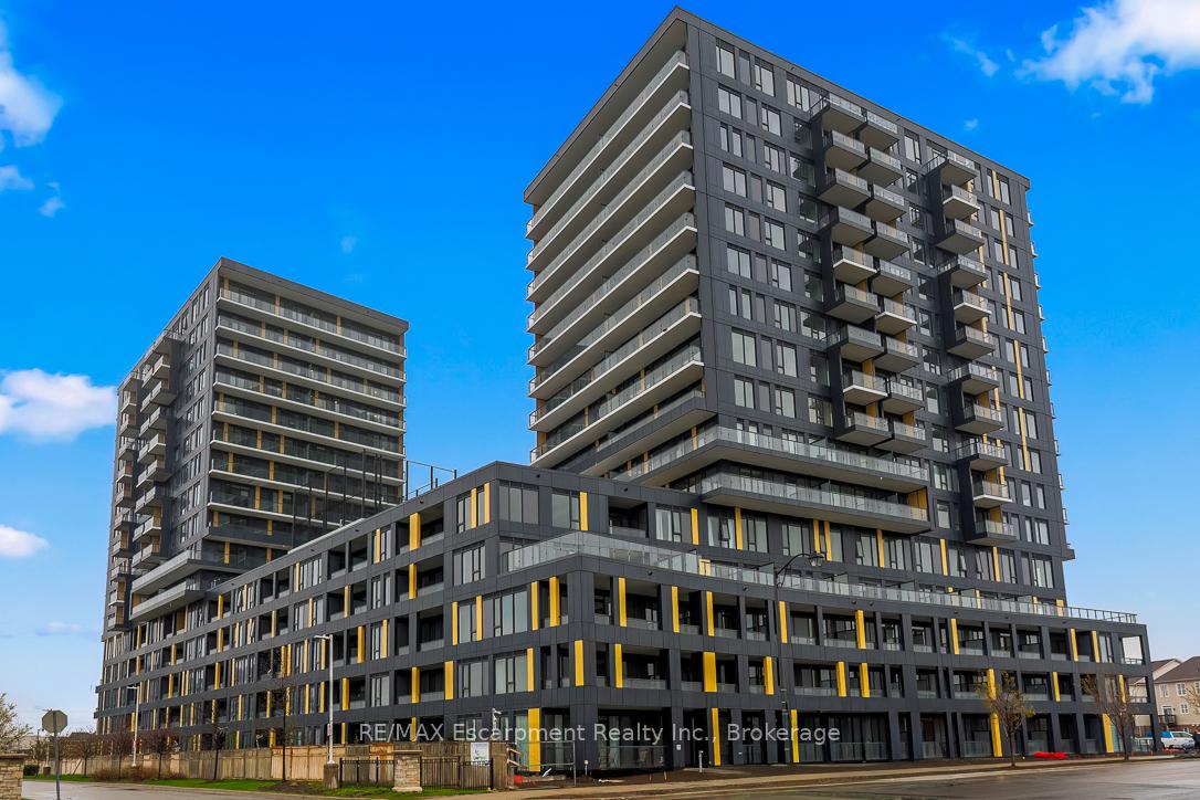 4878-powers-common-burlington-ontario-w13152568