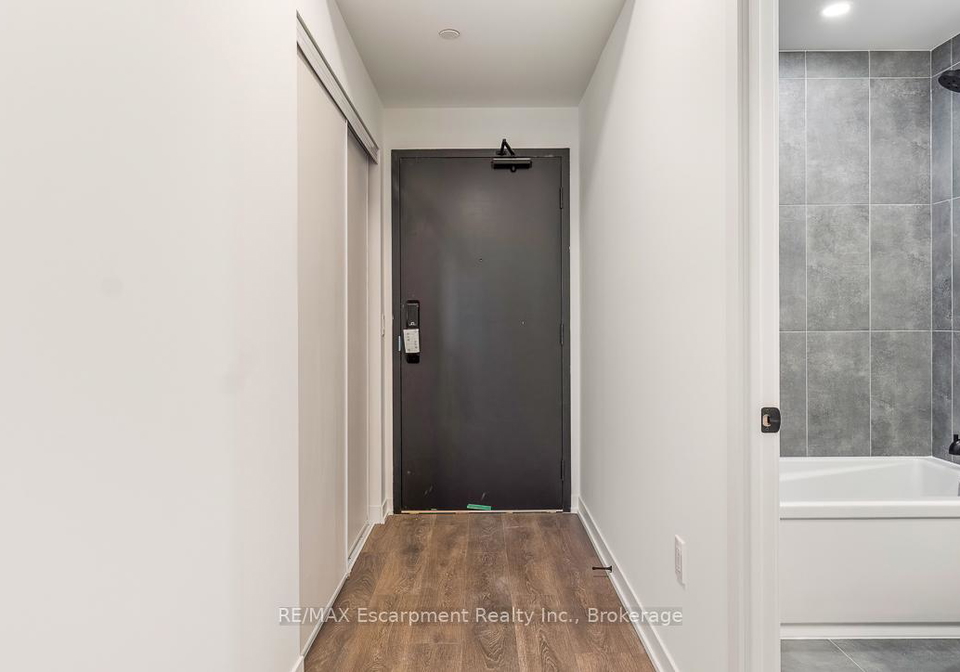 4878-powers-common-burlington-ontario-w13152568