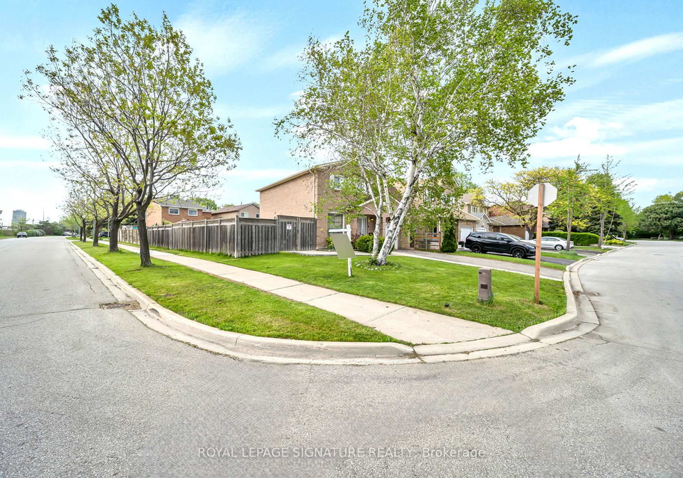 2479-grindstone-court-mississauga-ontario-w13152662