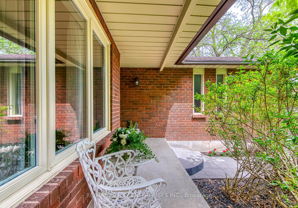 1256-greenwood-crescent-oakville-ontario-w13153224