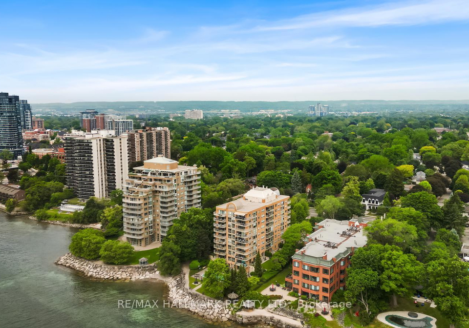 2210-lakeshore-road-burlington-ontario-w13153640