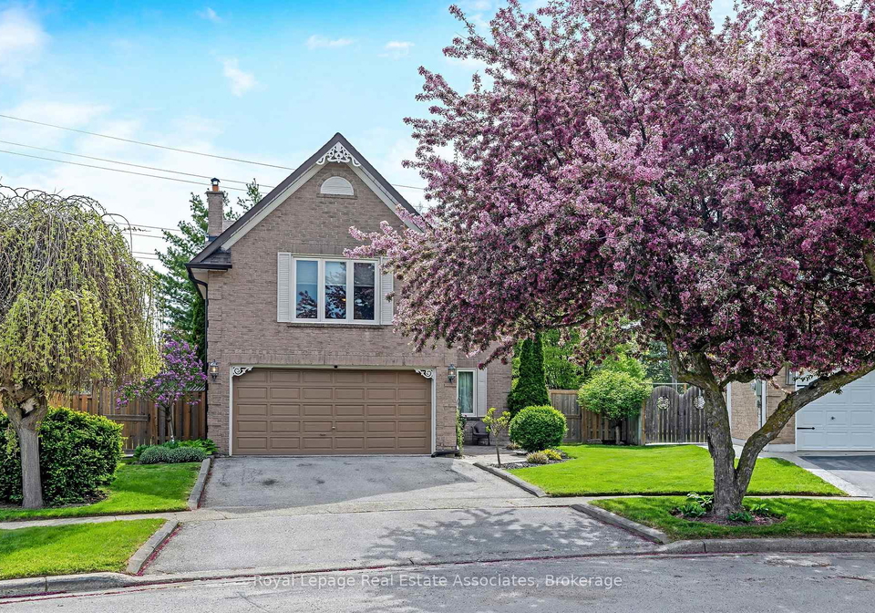 16-cotswold-court-halton-hills-ontario-w13154438