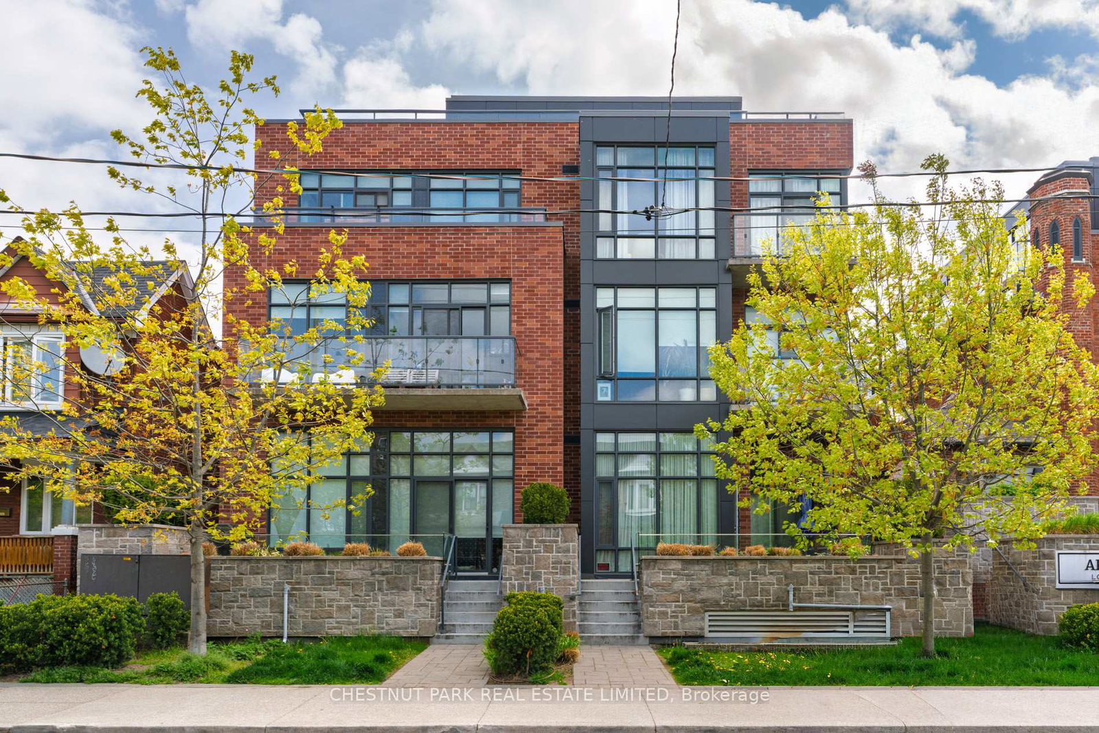 245-perth-avenue-toronto-ontario-w13154768
