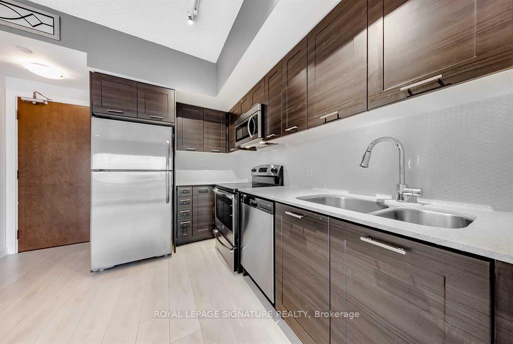 2200-lakeshore-boulevard-etobicoke-ontario-w13155218