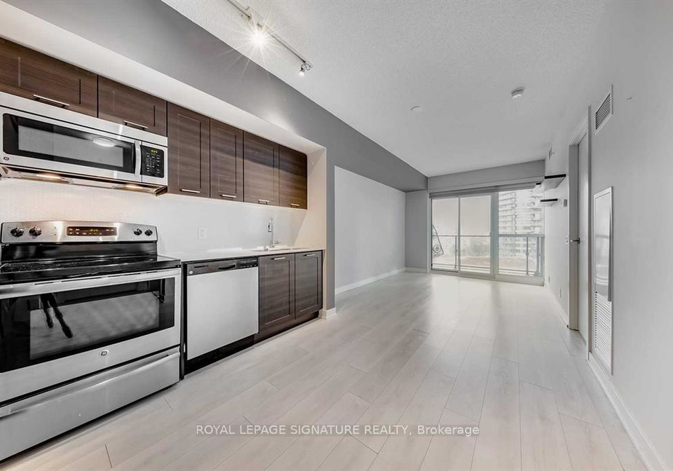 2200-lakeshore-boulevard-etobicoke-ontario-w13155218