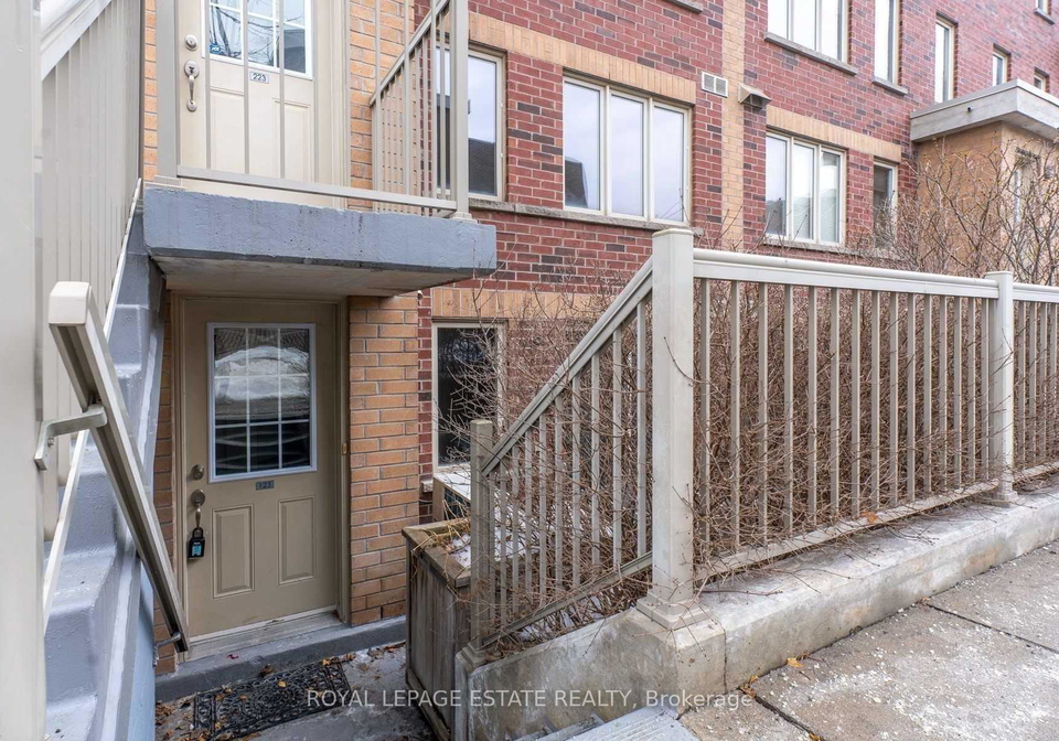 20-elsie-lane-toronto-ontario-w13155306