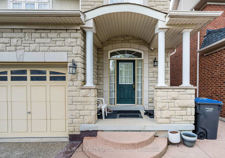 18-long-meadow-road-brampton-ontario-w13155396