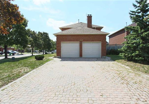 460-chieftan-circle-mississauga-ontario-w13155622