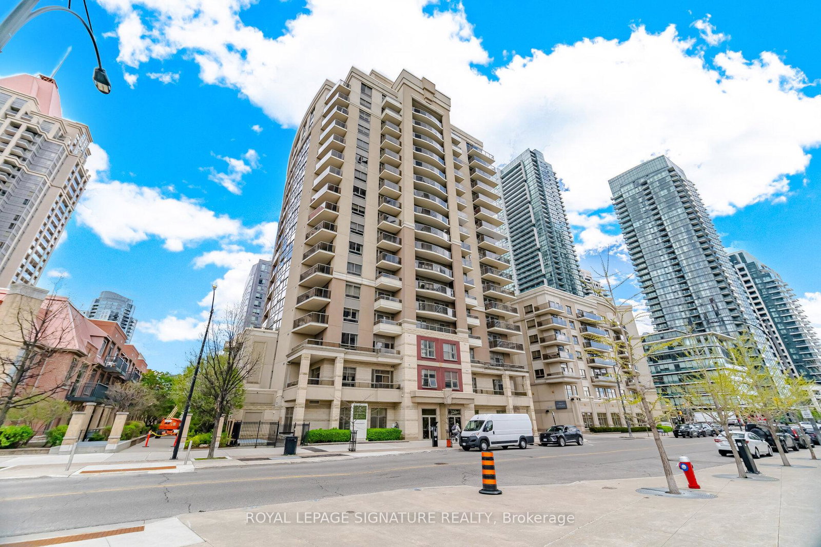 350-princess-royal-drive-mississauga-ontario-w13155638