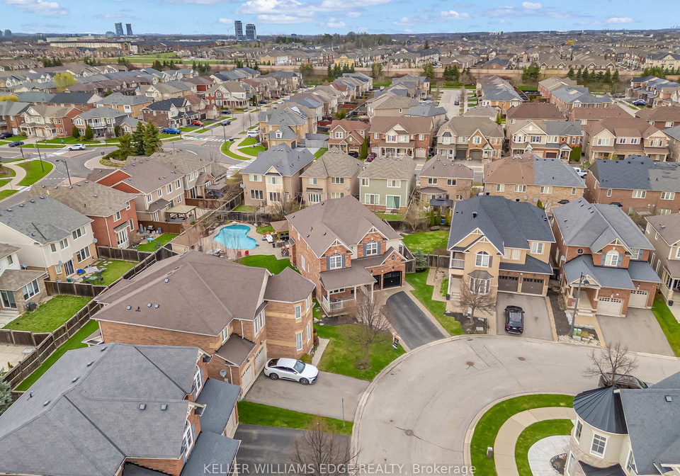 265-goutouski-crescent-milton-ontario-w13155932