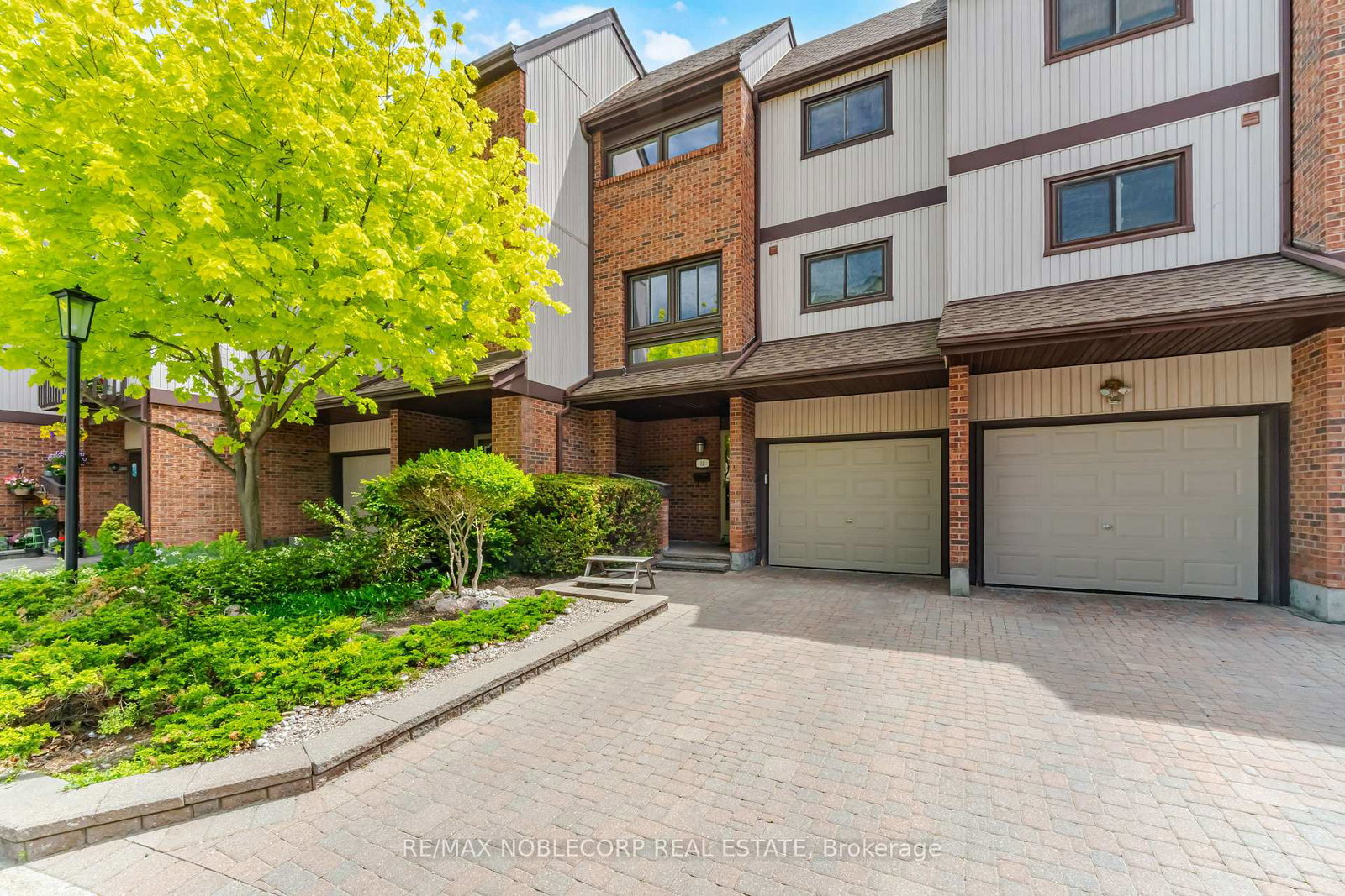 1080-walden-circle-mississauga-ontario-w13155974