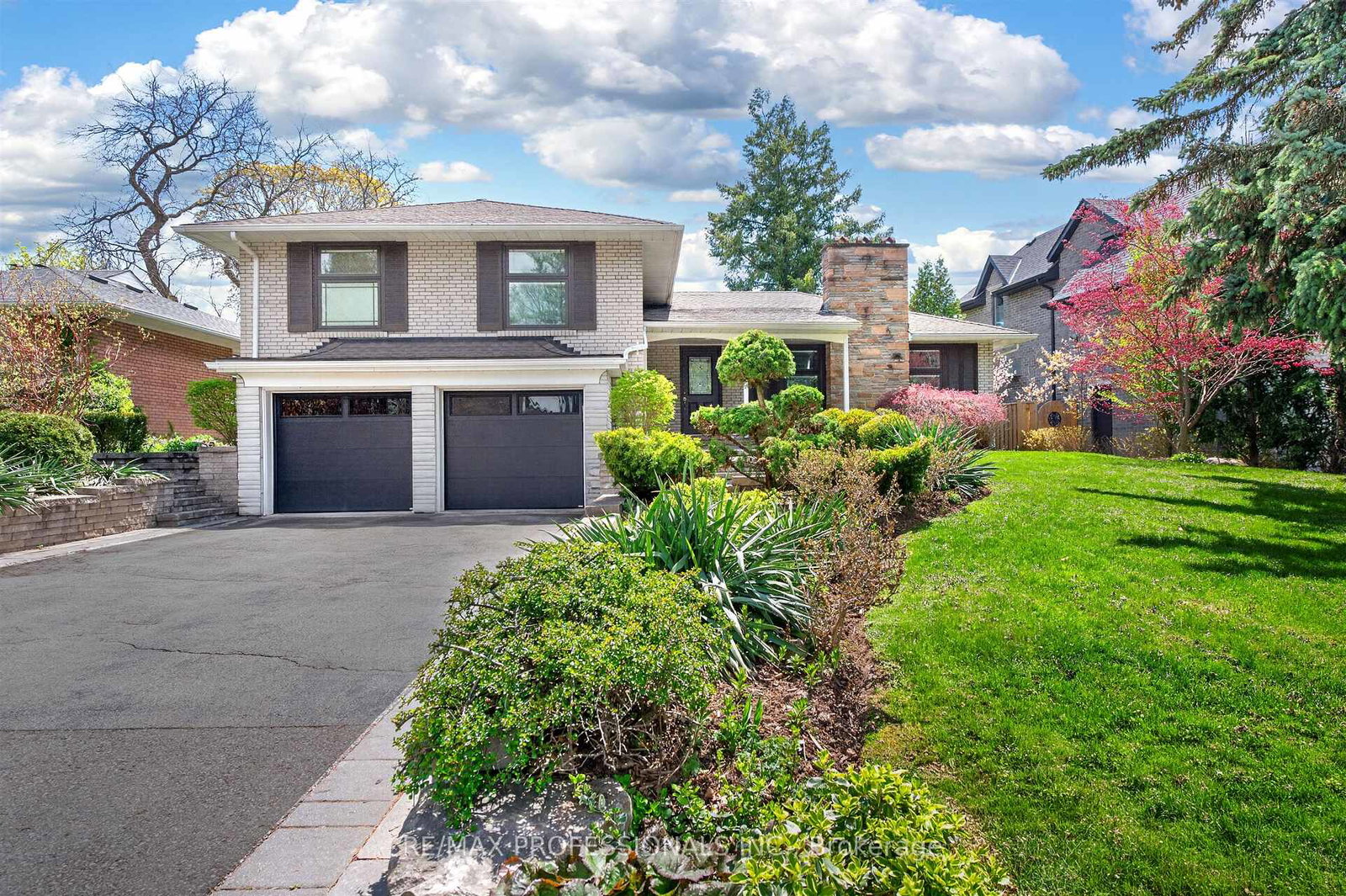64-ravensbourne-crescent-etobicoke-ontario-w13156868