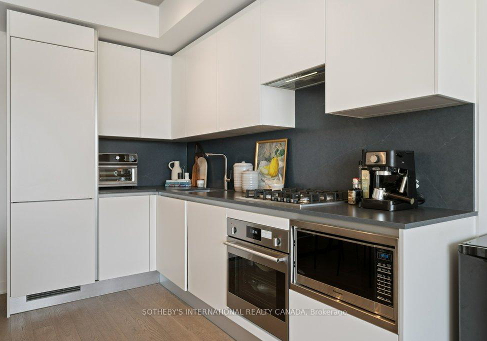 2720-dundas-street-w-toronto-ontario-w13156944