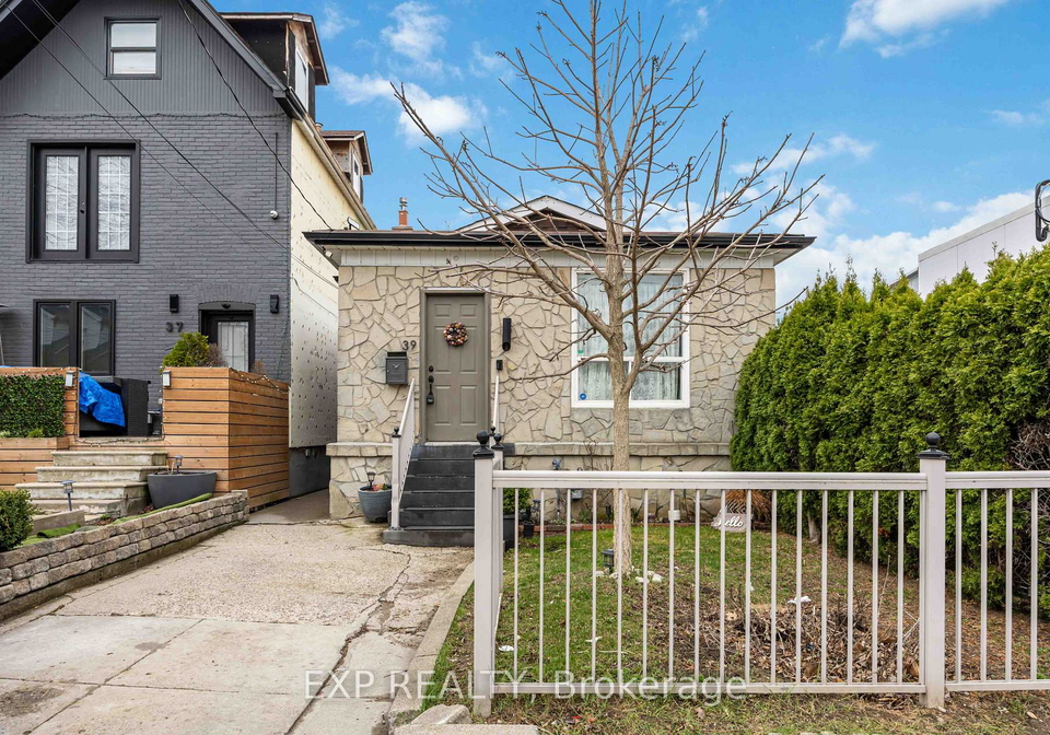 39-rowntree-avenue-toronto-ontario-w13157004