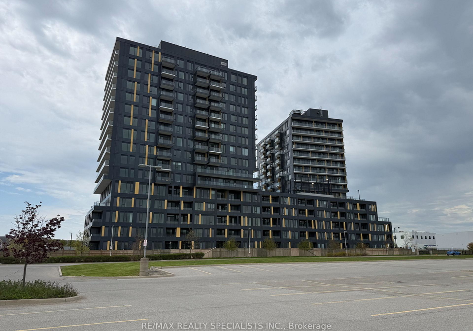4878-powers-common-burlington-ontario-w13157020