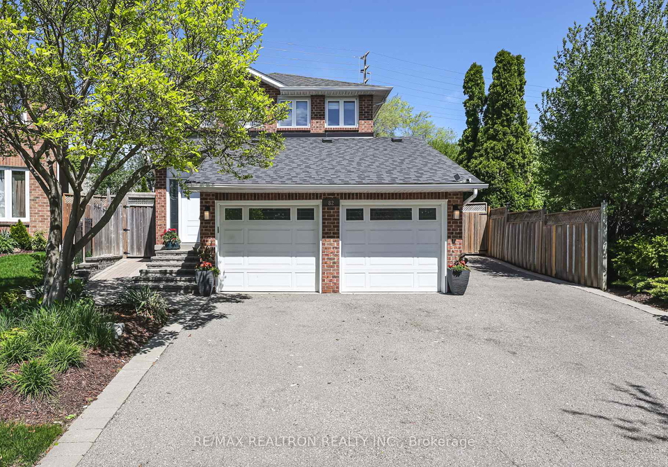 82-philosophers-trail-brampton-ontario-w13157396