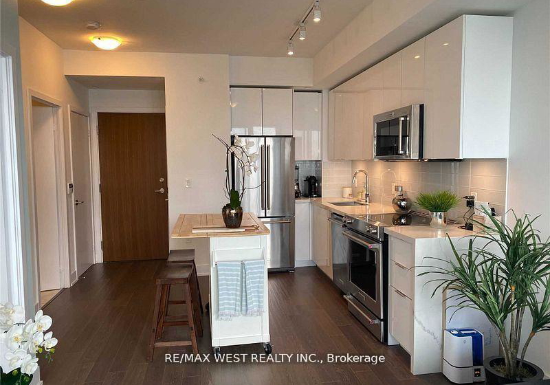 30-shore-breeze-drive-etobicoke-ontario-w13157428