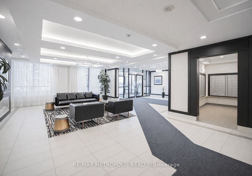 1070-sheppard-avenue-w-york-ontario-w13157568
