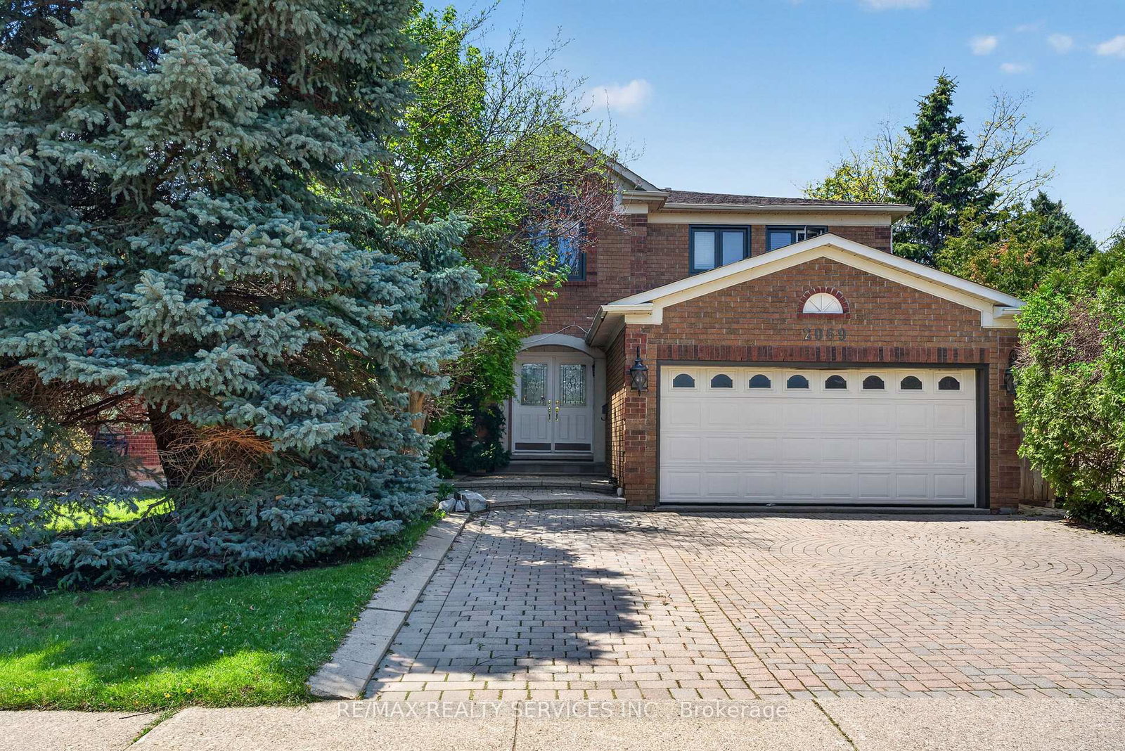 2069-schoolmaster-circle-oakville-ontario-w13157576