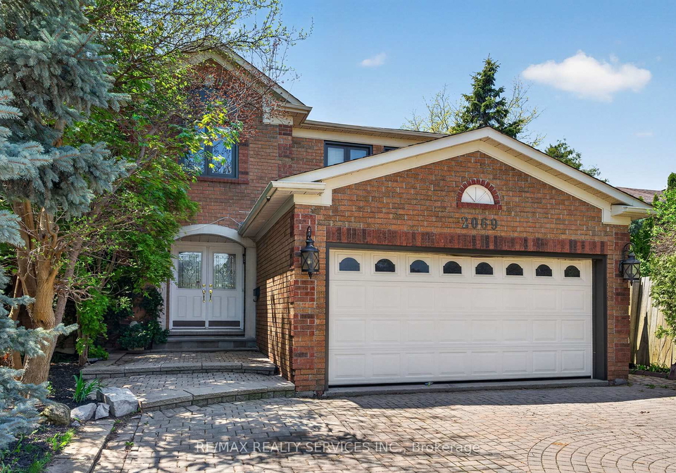 2069-schoolmaster-circle-oakville-ontario-w13157576