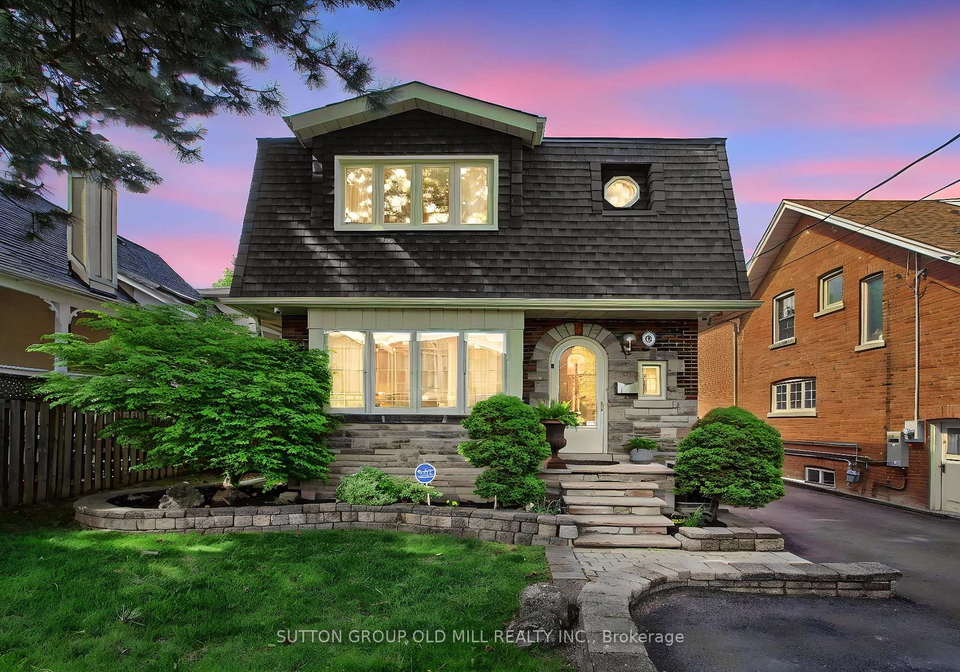8-lockheed-boulevard-etobicoke-ontario-w13157644