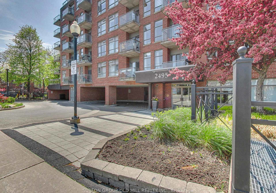 2495-dundas-street-w-toronto-ontario-w13157656