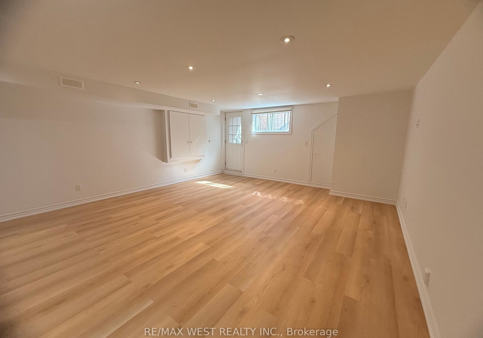 334-silverthorn-avenue-toronto-ontario-w13157760