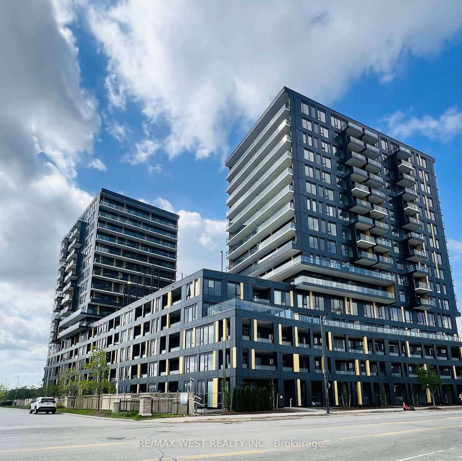 4878-powers-common-burlington-ontario-w13158180