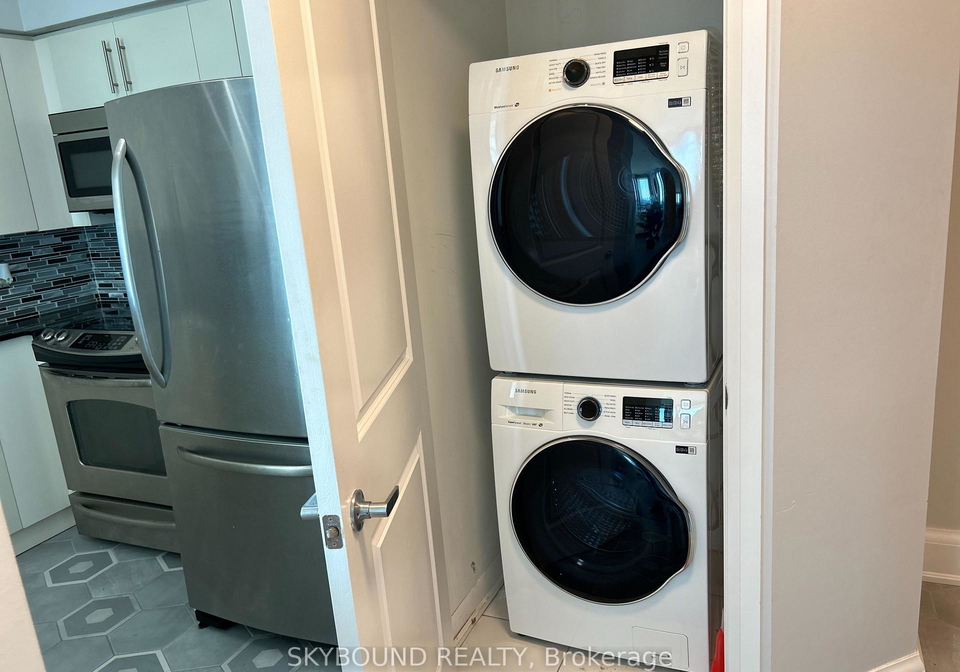 215-sherway-gardens-road-etobicoke-ontario-w13158526