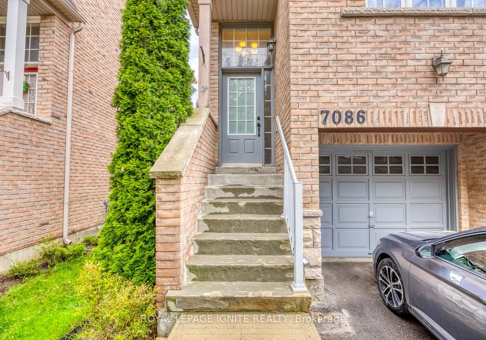 7086-fairmeadow-crescent-mississauga-ontario-w13158728