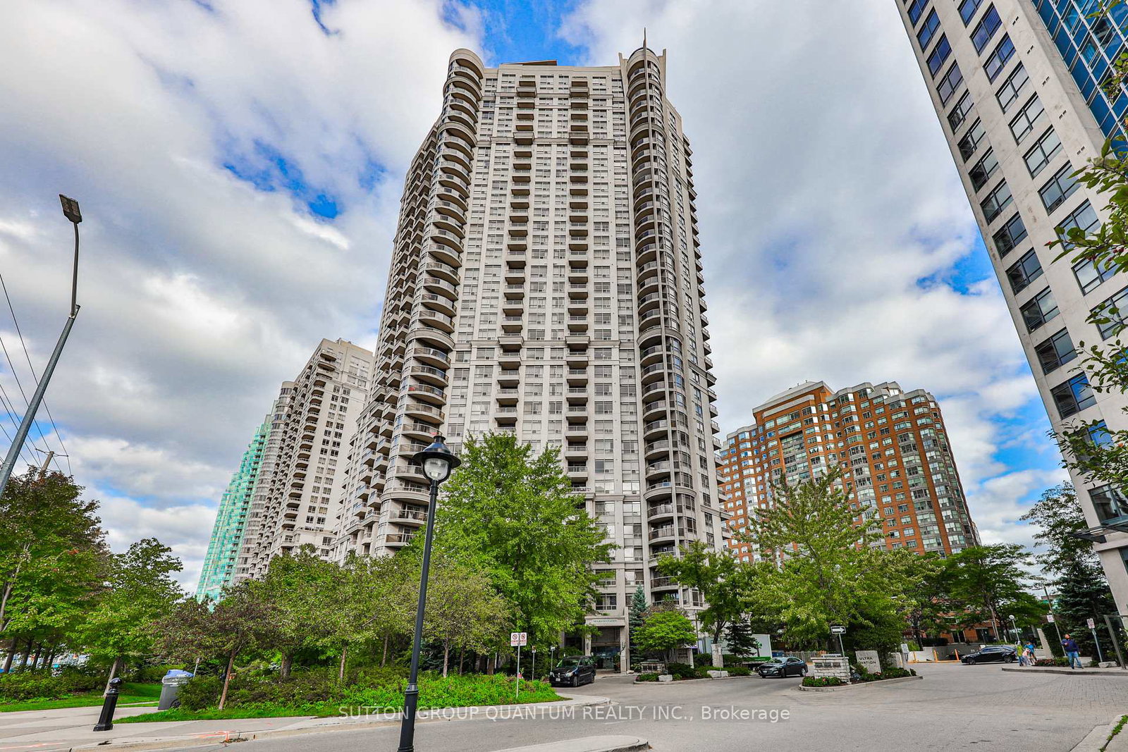 310-burnhamthorpe-road-w-mississauga-ontario-w13159032