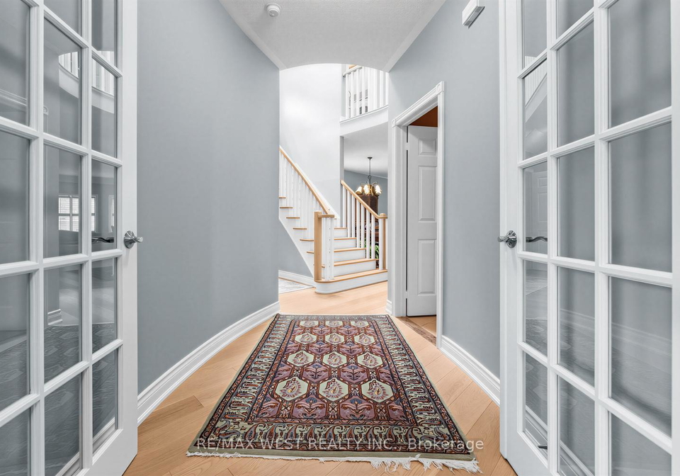 5519-windy-hill-court-mississauga-ontario-w13159152