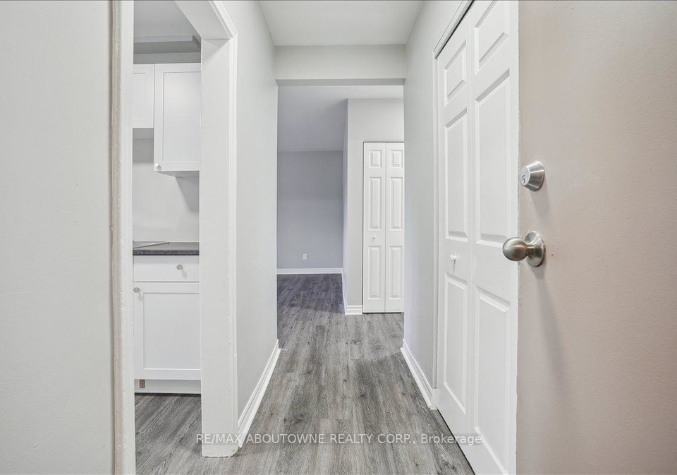 2354-queensway-drive-burlington-ontario-w13159464