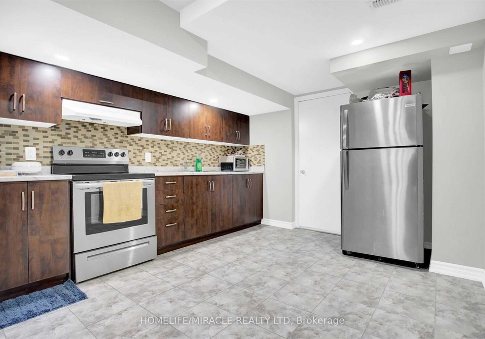 51-connolly-crescent-brampton-ontario-w13159584