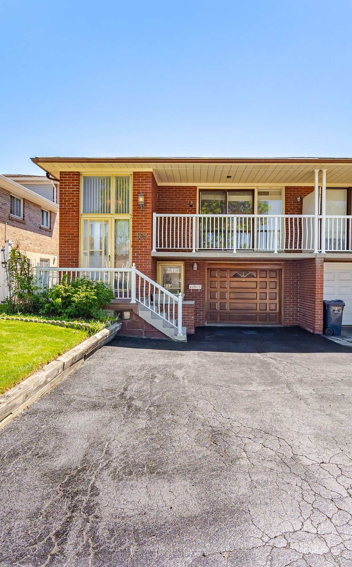 121-cabana-drive-york-ontario-w13159724