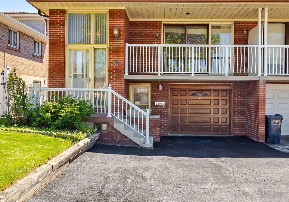 121-cabana-drive-york-ontario-w13159724