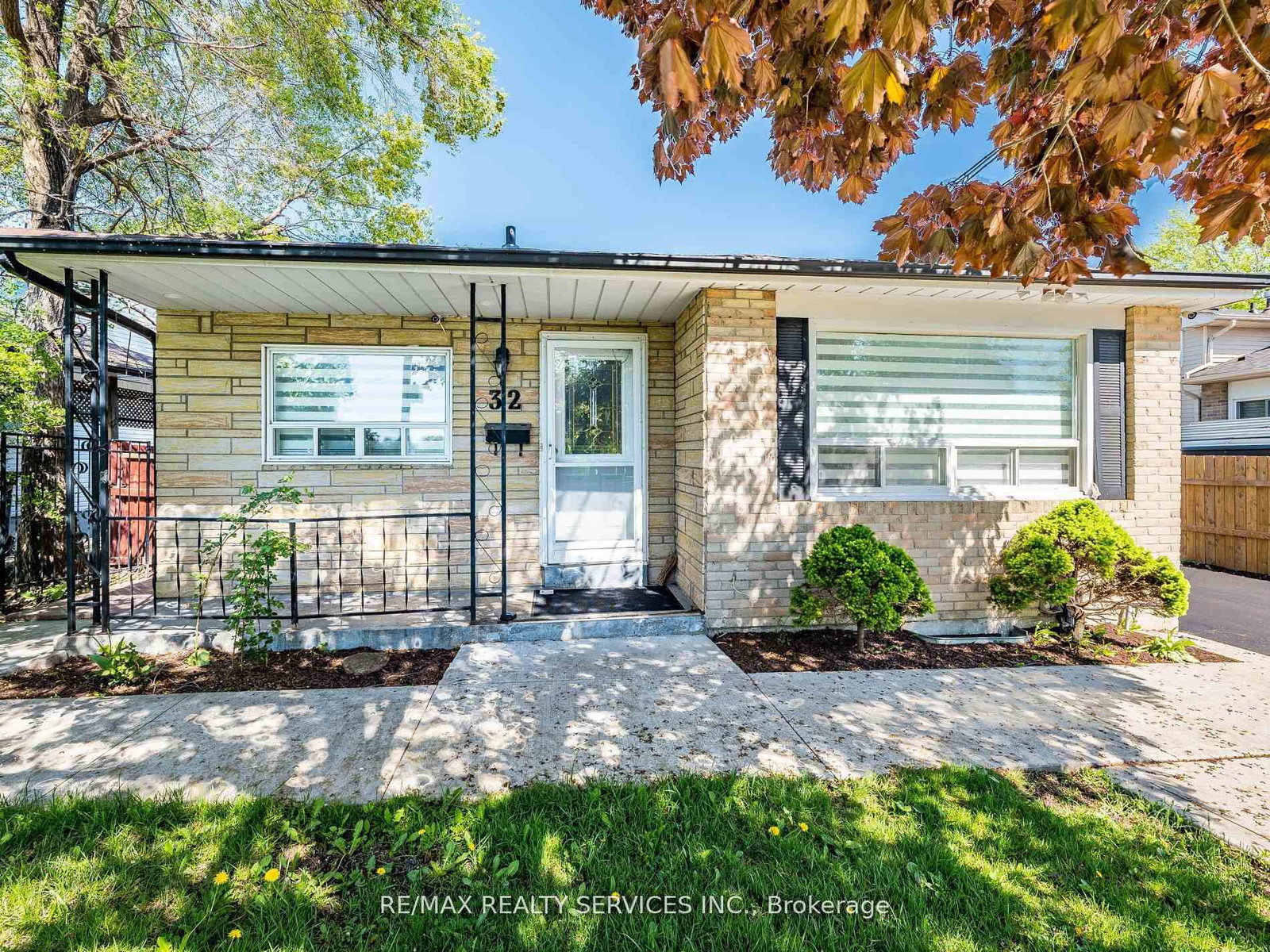 32-madoc-drive-brampton-ontario-w13159924
