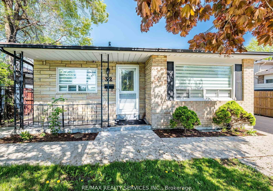 32-madoc-drive-brampton-ontario-w13159924