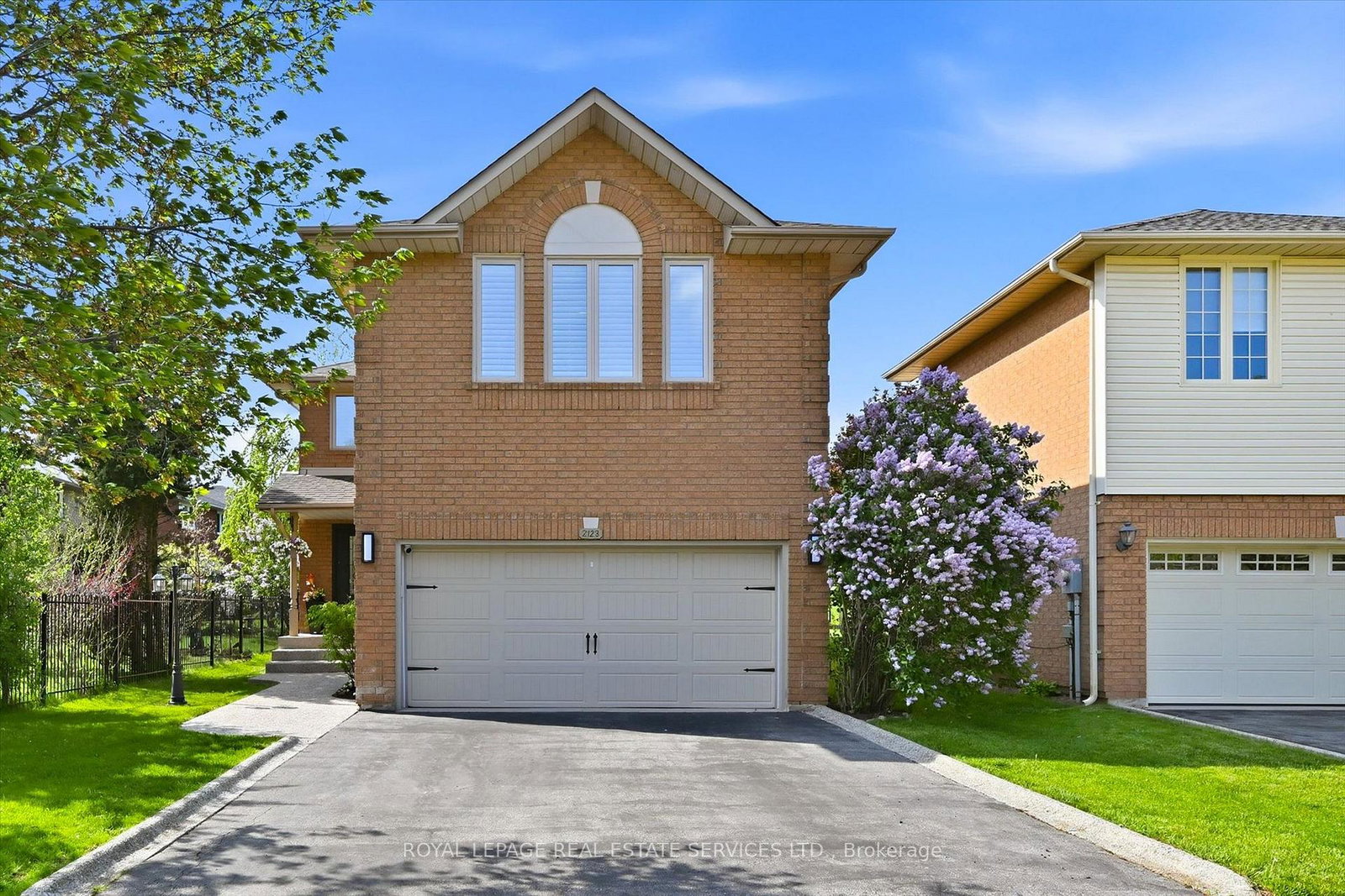 2123-grand-ravine-drive-oakville-ontario-w13160054