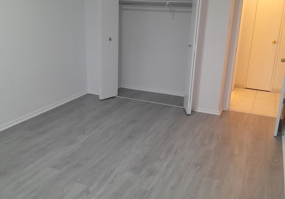 5-frith-road-york-ontario-w13160070