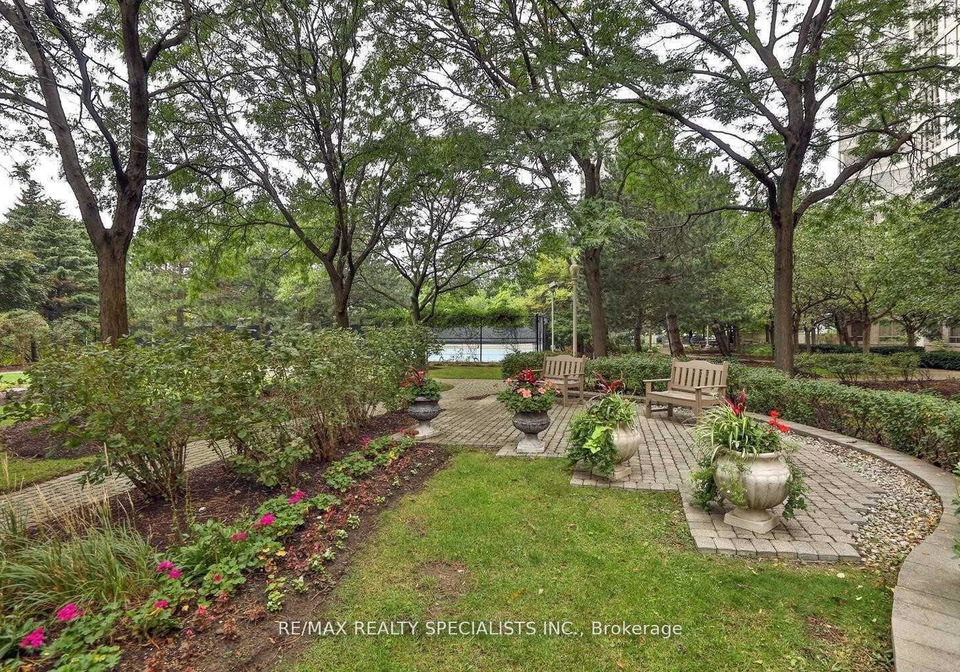 45-kingsbridge-garden-circle-mississauga-ontario-w13160180