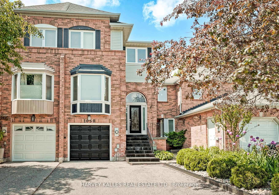 1050-lindsay-drive-oakville-ontario-w13160210