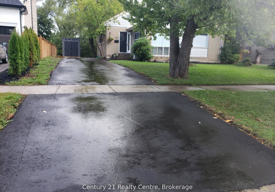 1491-pembroke-drive-oakville-ontario-w13160824